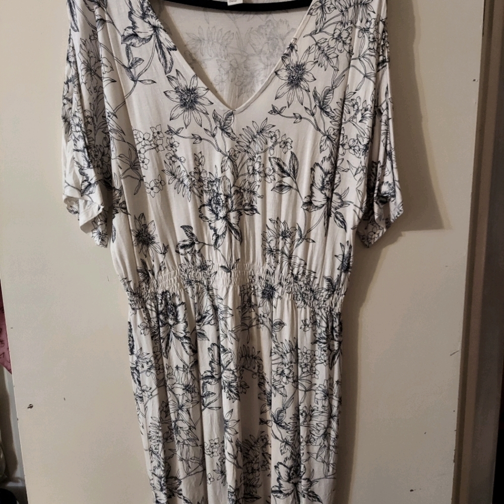 H&M black and white top